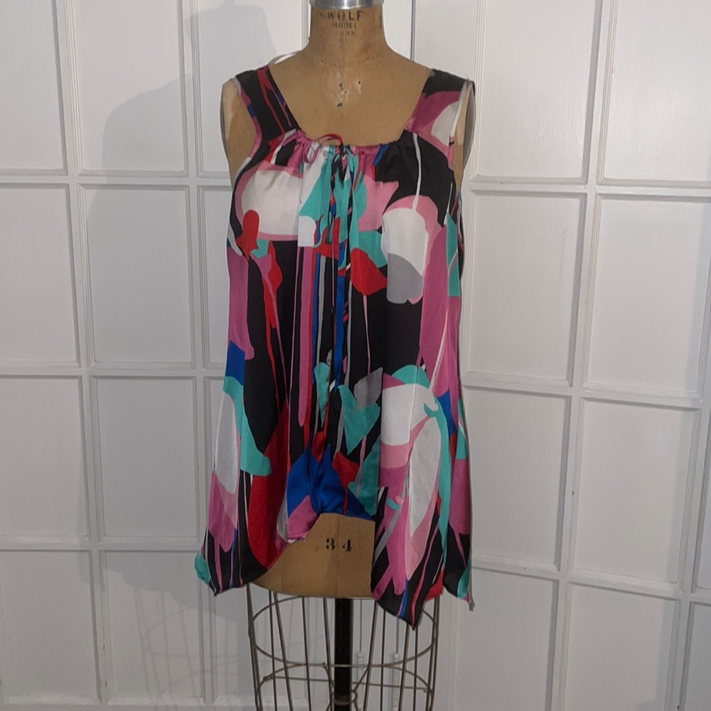Multicolor Sharkbite Hem Silky Tank 1X